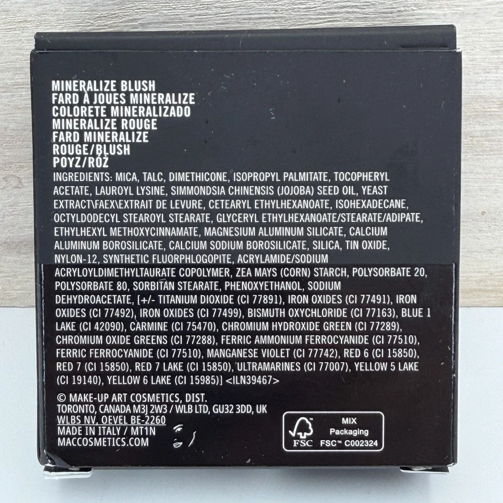 M·A·C compact new